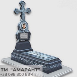 Памятник с розой из бетона, цвет графит, модель Роза 8К Бетонный памятник Роза 8К графит с серебром — вид спереди Надгробие с рельефом розы, бетон, цвет графит с серебром