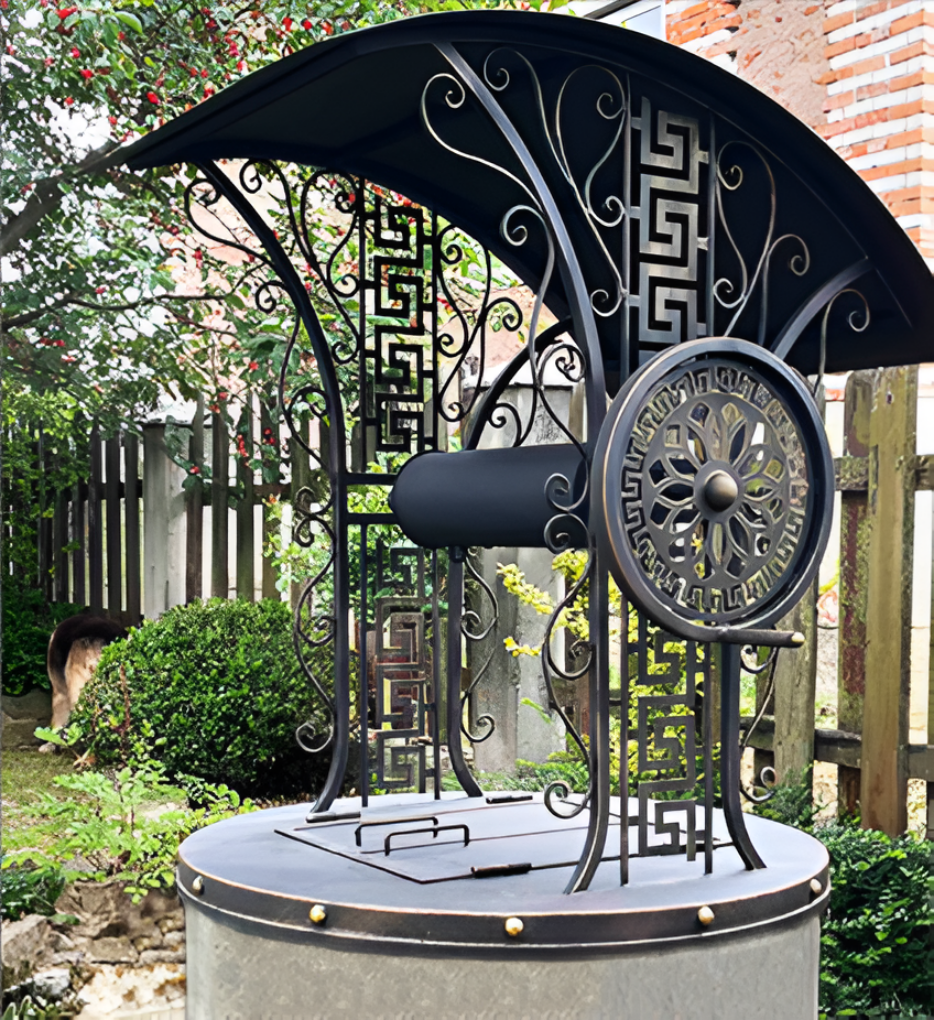 Садовый колодец из металла “Античный Рим” черный с золотым декором