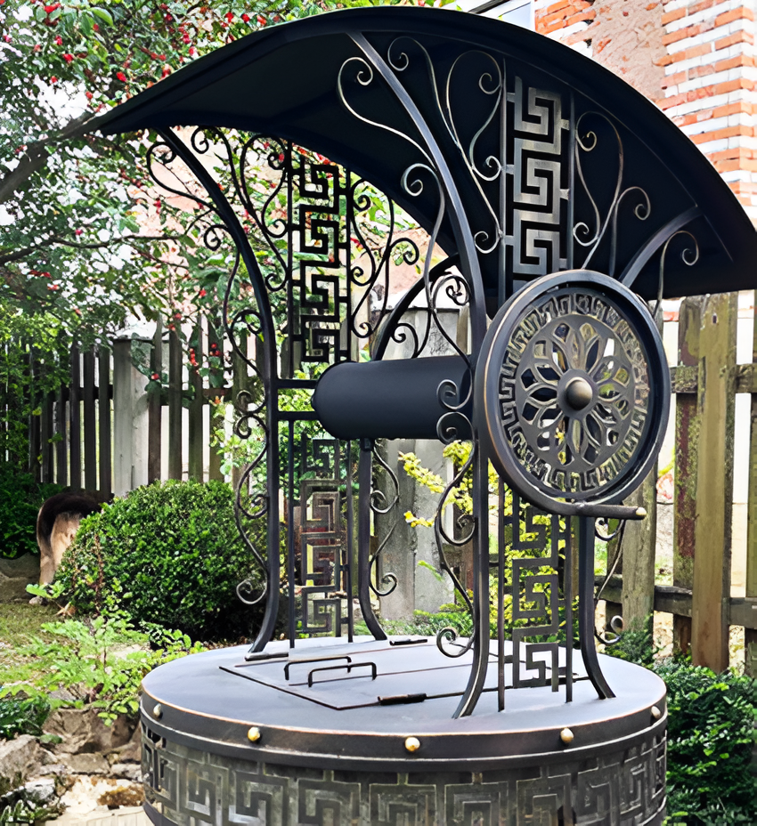 Металлический декоративный колодец «Античный Рим» черный цвет с золотом