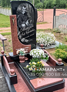 Гранитный памятник «АМАРАНТ» с художественной гравировкой и портретом фото