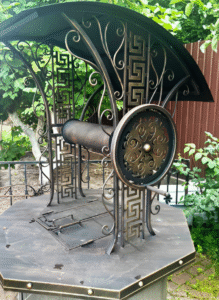 Декоративный колодец "Античный Рим", бронза, золото, чёрный фото