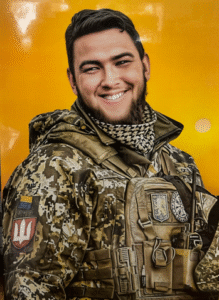 Портрет військового ЗСУ на пам'ятник керамограніт кольорове фото виготовлення