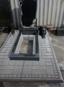 Бетонна плита для могили протиусадкова під встановлення пам’ятника