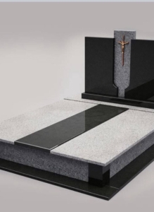 Подвійний гранітний пам'ятник-комплекс із хрестом на могилу із чорного та сірого граніту