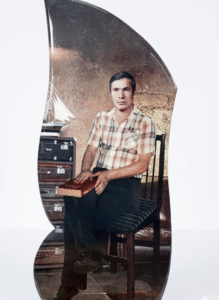 Керамогранітна фотоплитка на пам'ятник із стійким друком та високою деталізацією